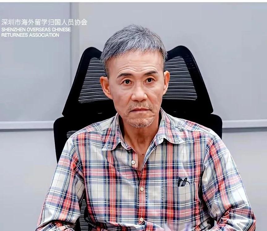 奉劝大家一句真心话
男人到了一定年纪千万别瞎折腾了
要不然就得像王石一样，一把年