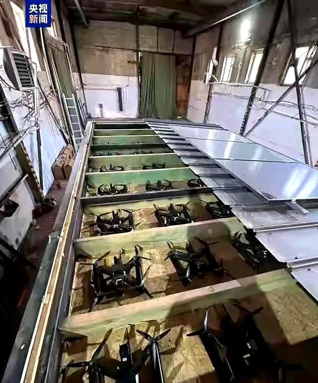 乌克兰这次对俄罗斯发动的无人机轰炸，造成了俄大量的轰炸机被彻底摧毁。
只能说俄罗