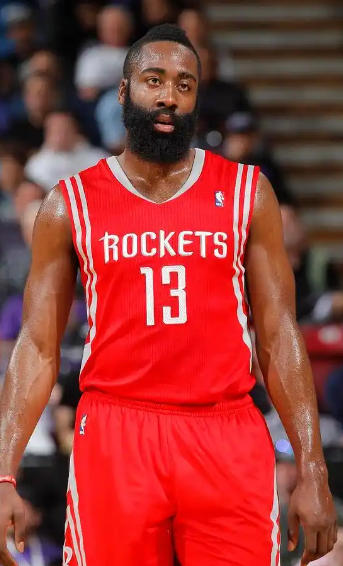 输球怪哈登就完事了,最后就应该发球给哈登，然后杜兰特一夹击，失误丢球结束。这才符