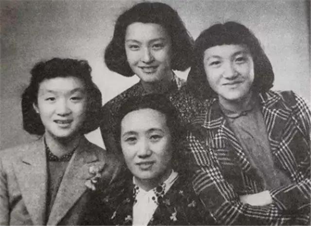 锦江饭店的创始人董竹君，14岁那年曾沦为青楼女子。当时一位革命党人夏至之时看上她