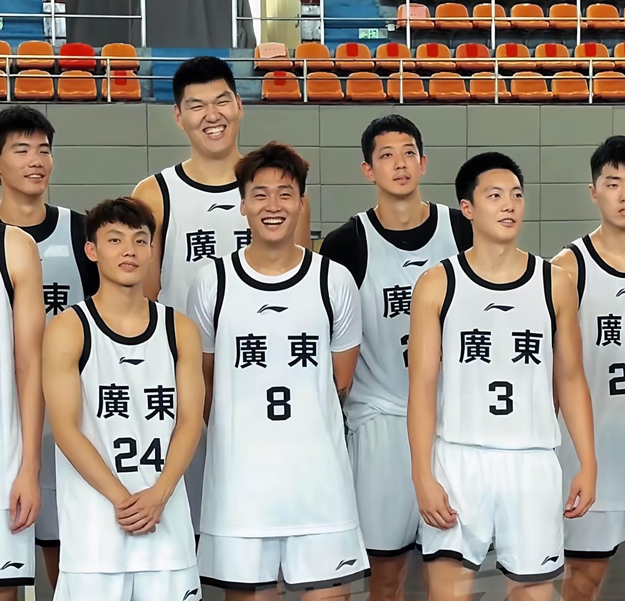集结了，赵睿、胡明轩、徐杰这个黑白矮组合将重现赛场！
离全运会只有最后31天了，