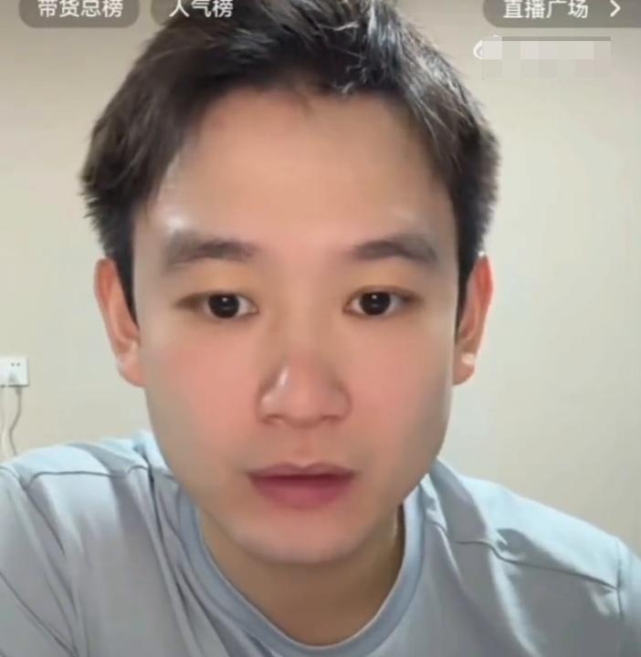 刘丁硕直播：说出了国乒的一个秘密，挺让人心疼的。
他说：
以前国乒出去打球的时候
