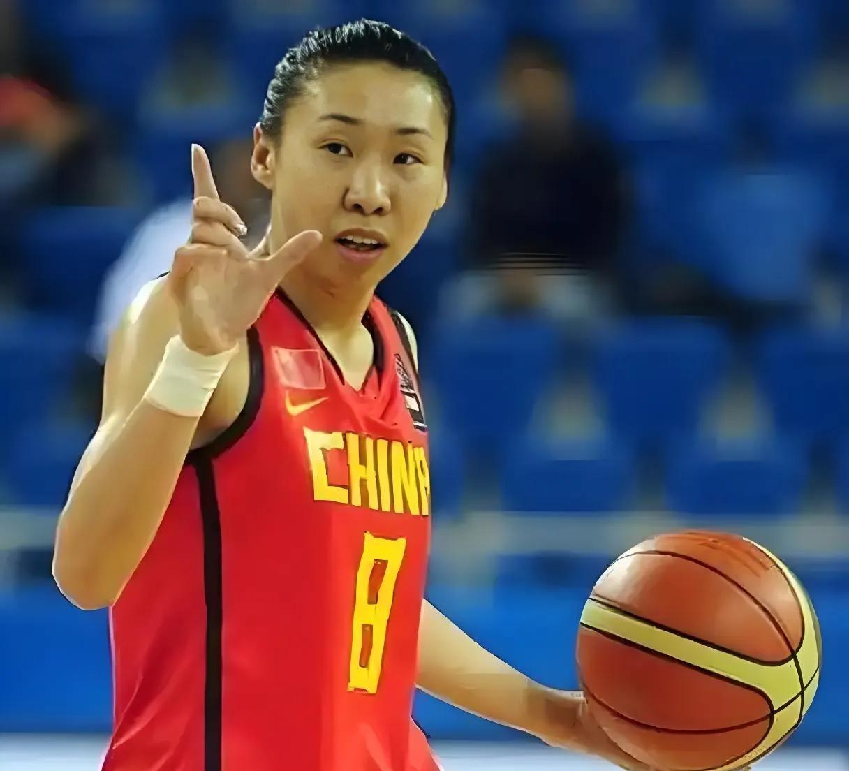 杨毅称：中国篮球不会出现日本那种类型的后卫。
首先，杨毅在评论里提到，中国篮球不