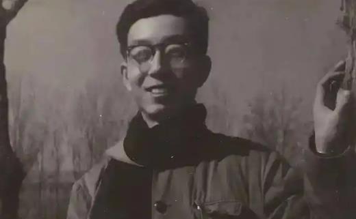 1983年，一位民工胡乱敲击饭盒的节奏被一个人无意间听到，谁曾想，就是这个敲饭盒