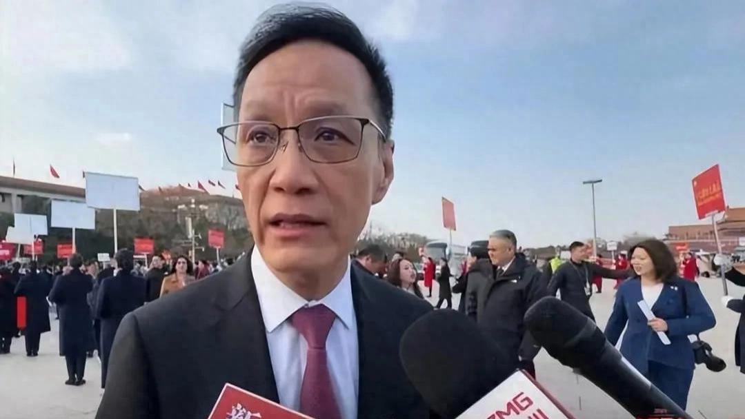 八位人气女星的文化短板：冯远征的“文化论”引发热议