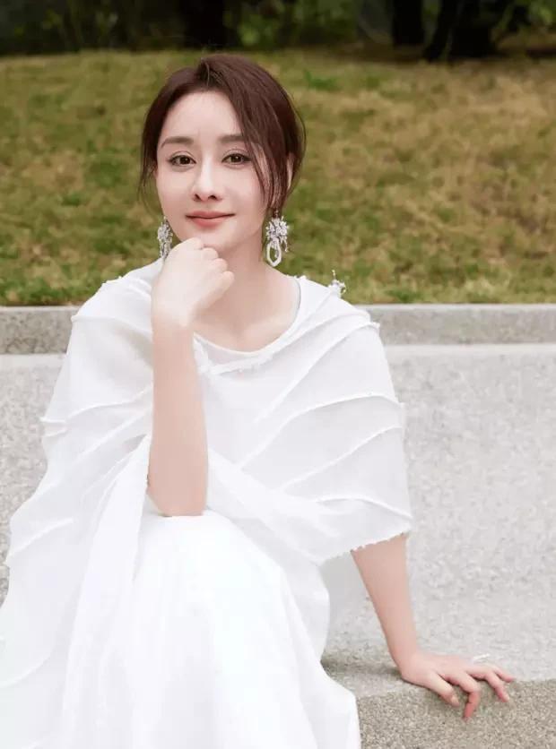 《陈德容回应“失踪宣传”：是时光太遥远，还是信号掉线了？》
而陈德容团队最新回应