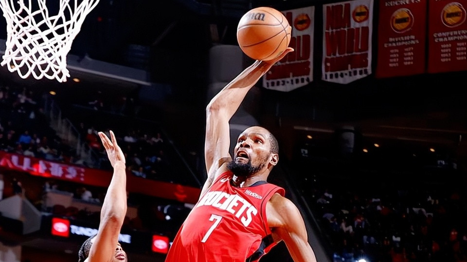 3记三分续命！火箭险胜公牛，阿杜39分钟硬扛，乌度卡用人看不懂