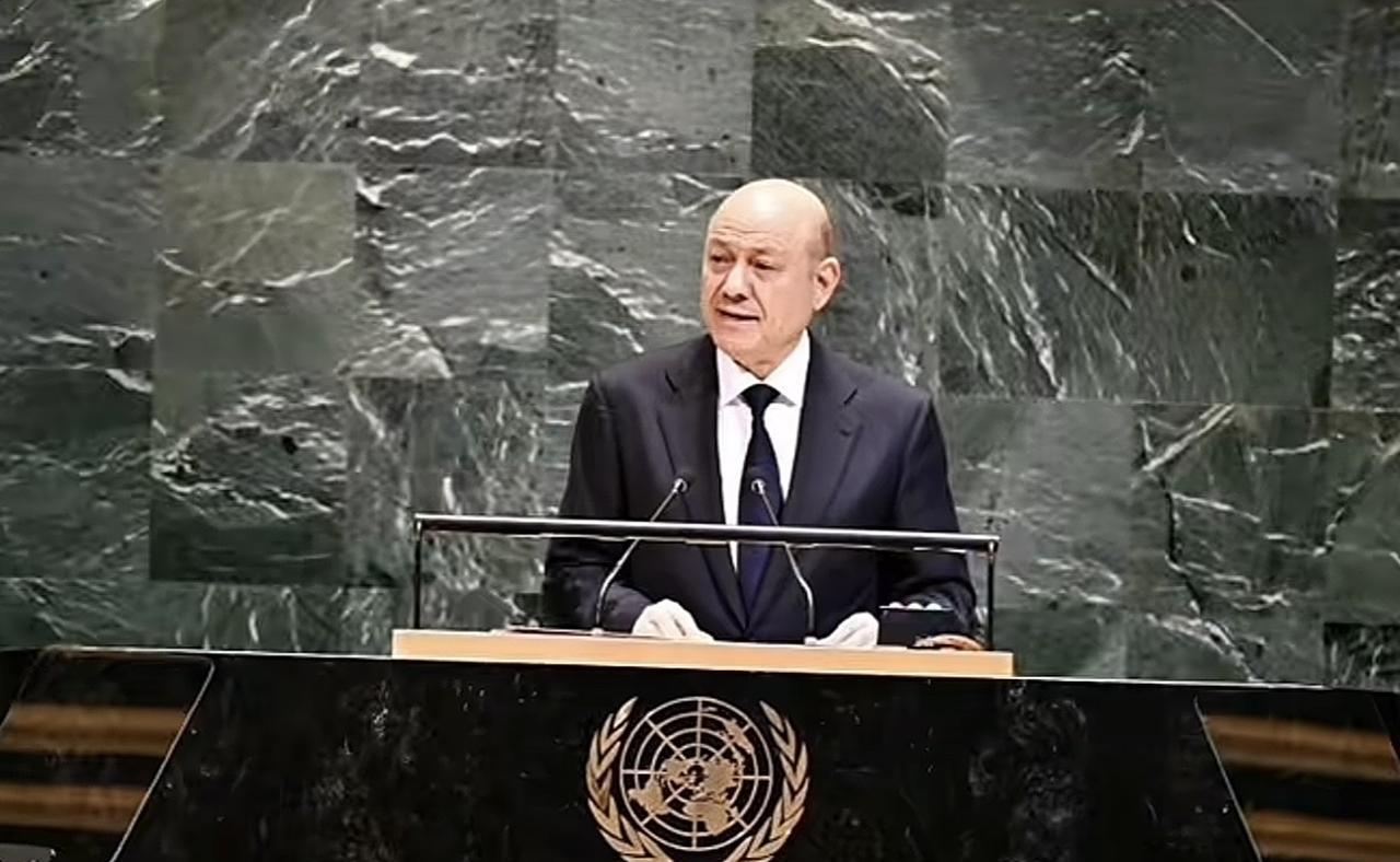 也门合法政府总统呼吁联合国:
“应尽快成立国际联盟，打击非法胡塞武装，解放也门刻