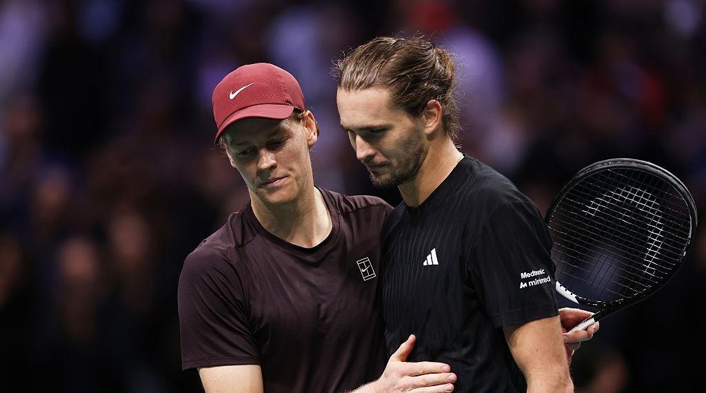 在巴黎大师赛男单半决赛完败于辛纳拍下之后，无缘卫冕的兹维列夫带着54胜23负的成