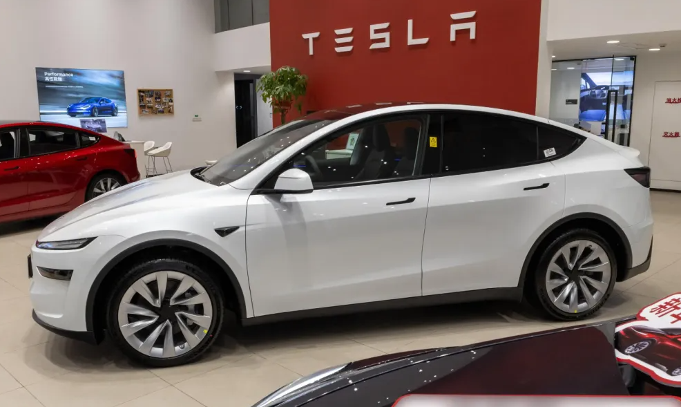 销量出来了，没有对比就没有差距！

第一，Model Y，44848辆，
第二，
