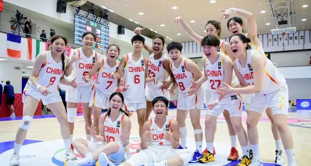 北京时间7月19日凌晨这场比赛，真的看得人又紧张又激动！2025年U19女篮世界