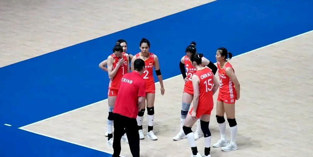 中国女排遭遇世联赛首败[汗]

世联赛北京站第二轮，最新战报
中国女排1-3不敌