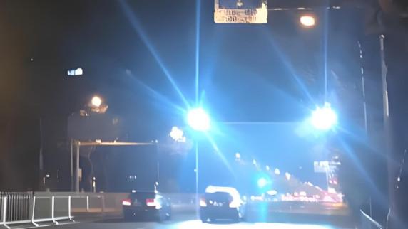 夜间开车总被“闪瞎”？这些补光灯为何堪比远光灯？真相让人意外！