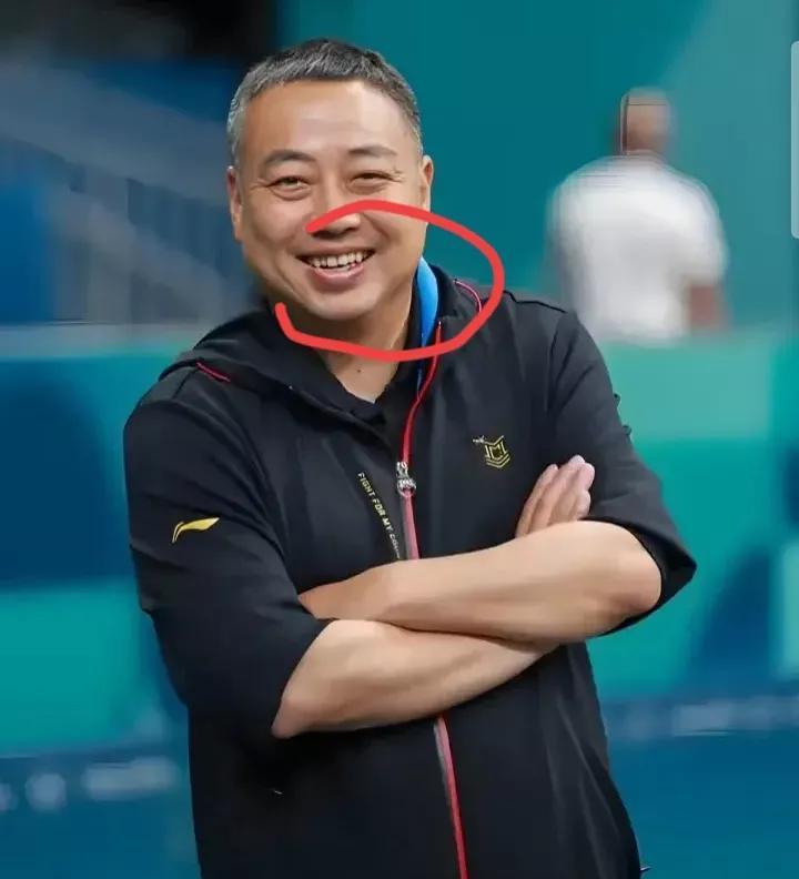 刘国梁卸任了，
他心里最放心不下的人不是王皓
也不是樊振东，更不是林诗栋，而是我