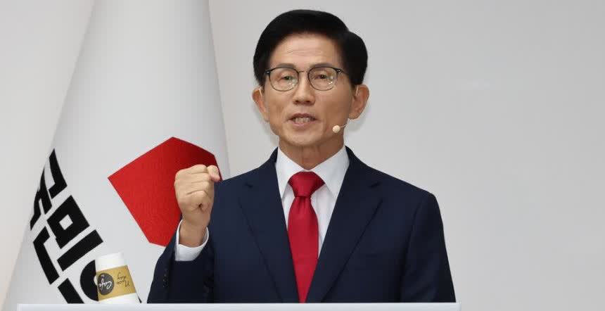 金文洙：“将展开‘重启李在明审判’的斗争”

国民力量党党代表候选人金文洙表