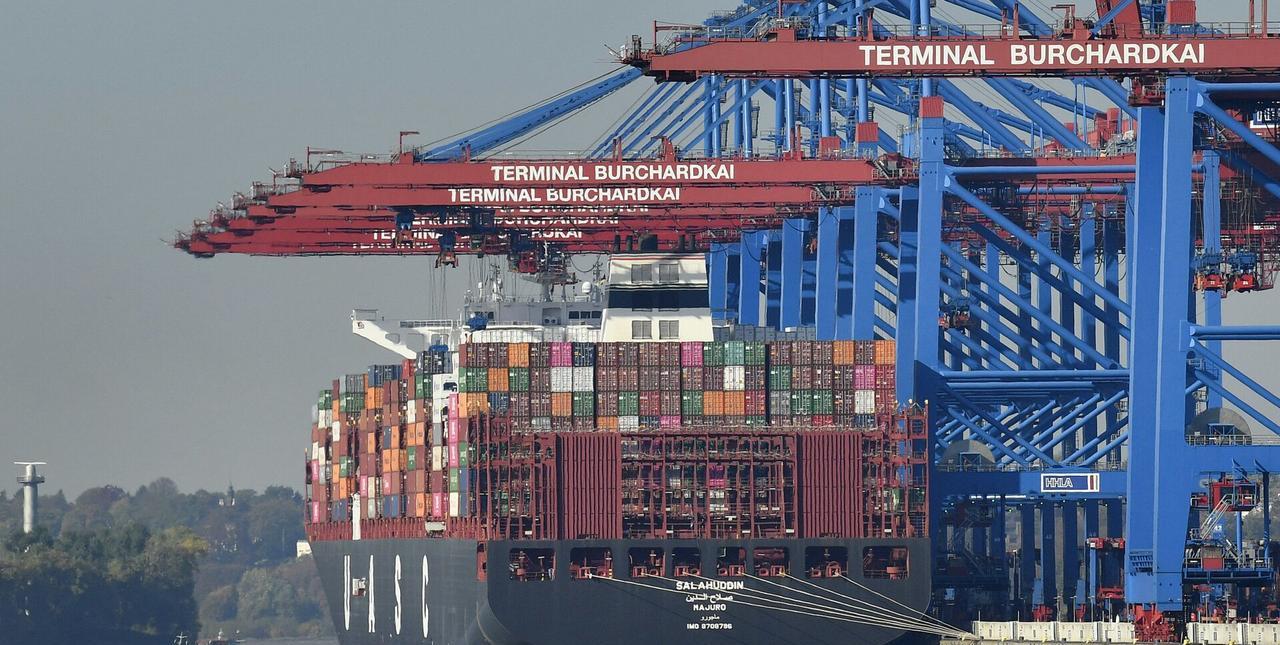 #头号创作者激励计划#面对15%的关税，欧盟只能选择妥协
俄罗斯卫星通讯社 20