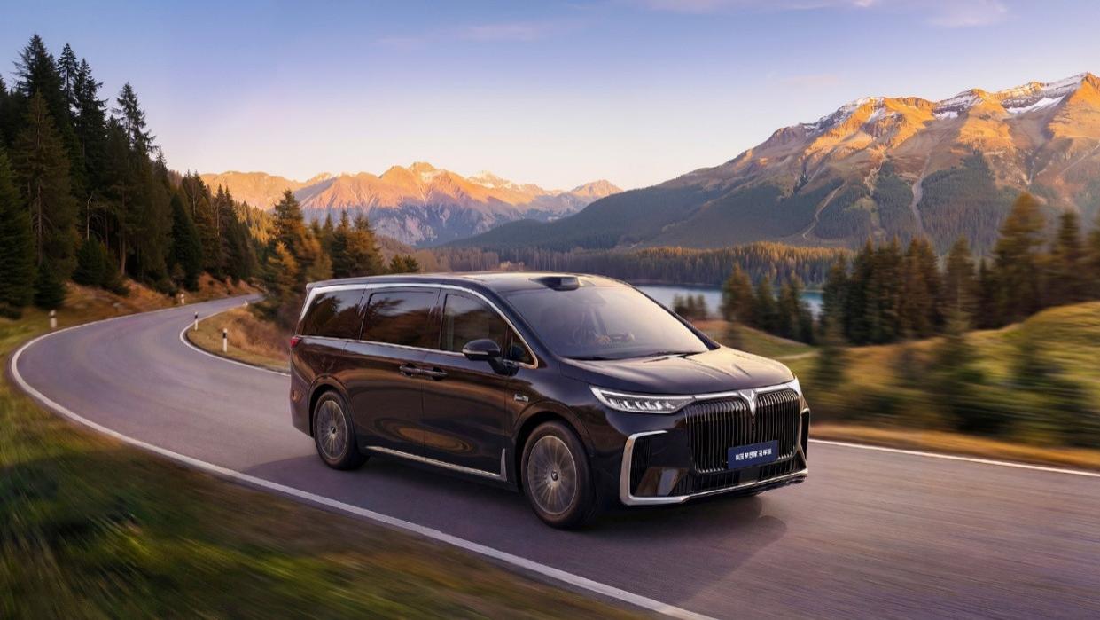 满血华为却主打超值，岚图梦想家冠军版本月上市