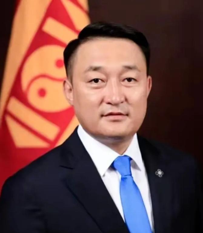 .蒙古国执政党蒙古人民党 9 月 28 日刚官宣，阿玛尔巴伊斯格楞当选了党主席！
