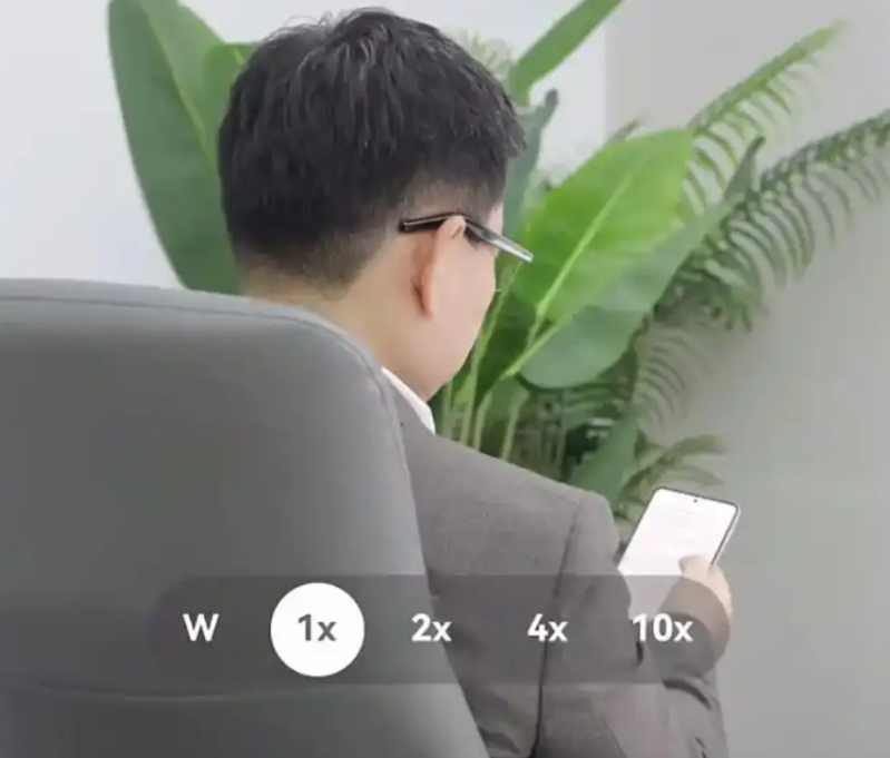 余承东很可能是玩了一个“概念”？

所谓的新形态，其实还是折叠机，只不过是尺寸变