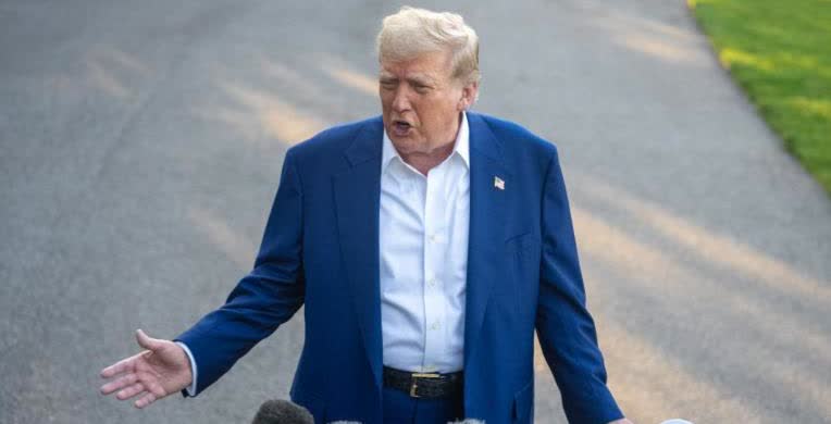 美国还敢轻举妄动吗？你敢动波斯，我就收台！中国这回不藏着掖着，直接演习亮牌，挑的