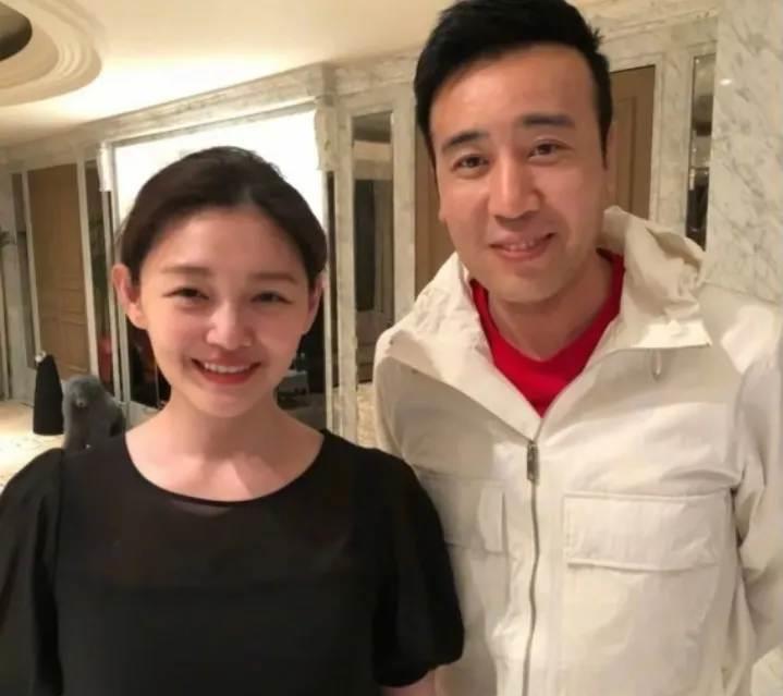 一张旧照掀起两岸热议，两岸艺人暗中互动背后藏着什么秘密？
2018年大S和于和伟