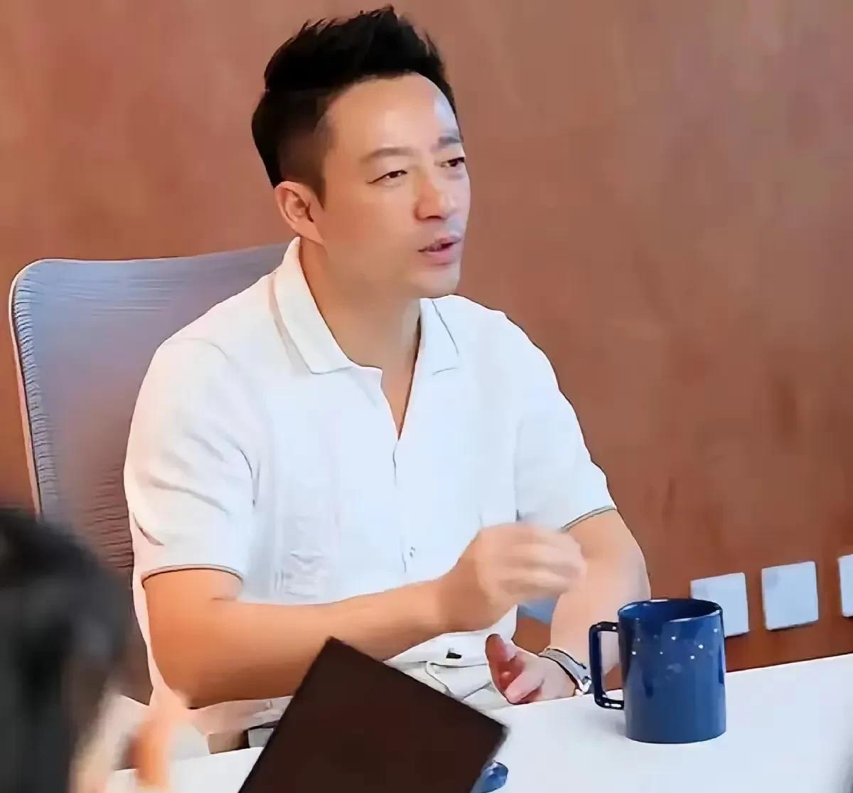 小六子直播间弄到今天这样，少不了黑子们的举报恶搞，最后最倒霉的还是底层员工，黑子