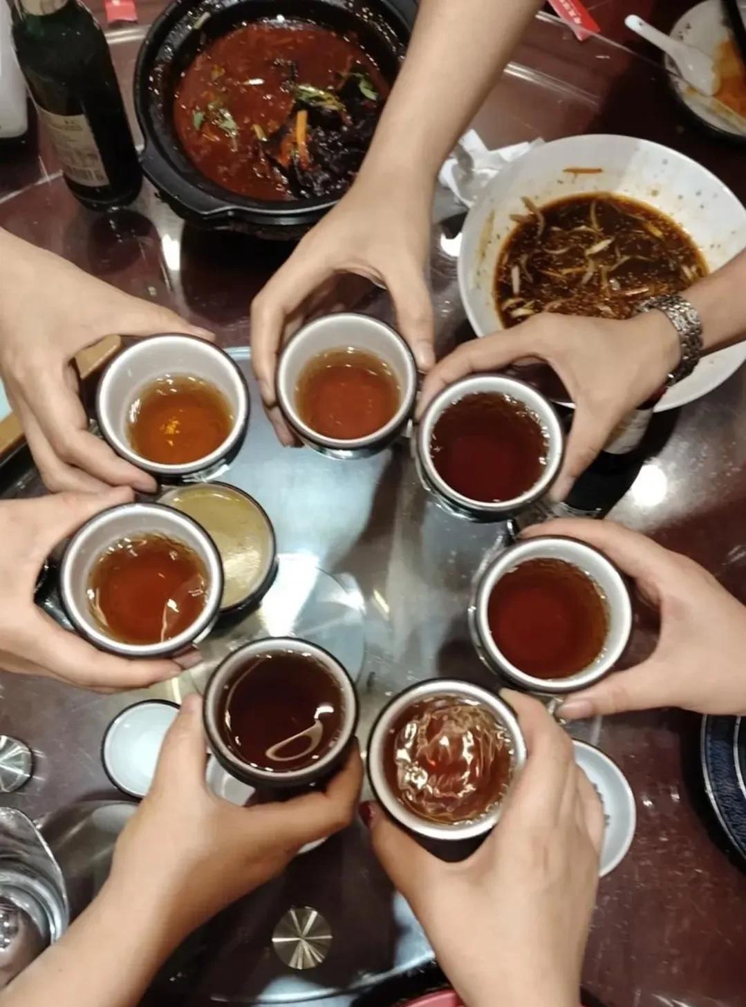 好朋友今天买房子了！
好朋友和她老公一直租房子住，头些年在四川打工，也没攒多少钱