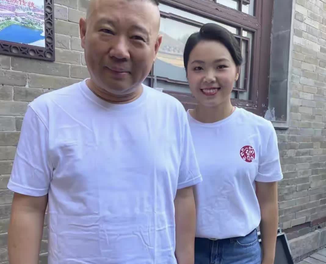 我就纳闷想不明白了，为什么但凡是个人，都能紧盯着郭德纲不放呢

一直以来都有