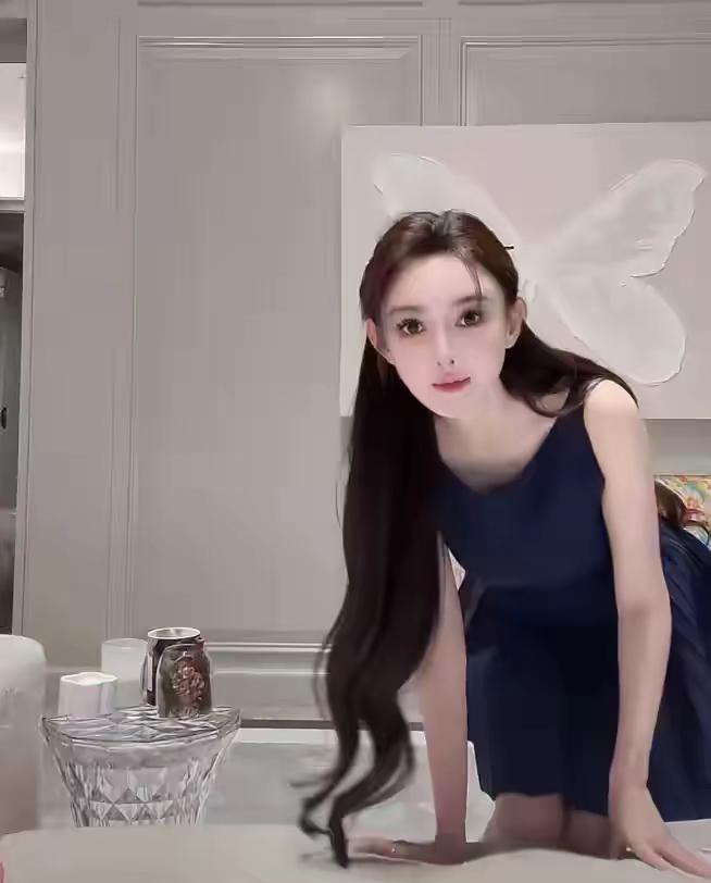 叶珂直播间曝大瓜，和黄晓明已分手、女儿一个人带！网友： 又一个黄一鸣……
黄一名
