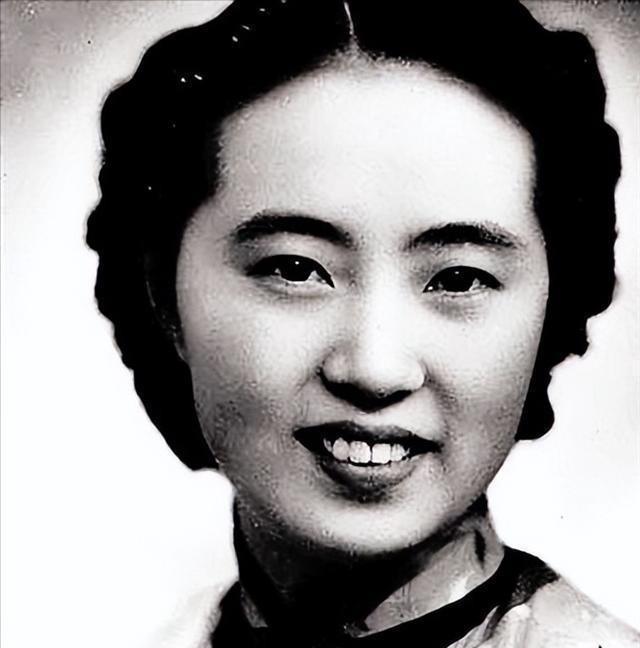 1967年，一个妇人在一家医院去世，无人替她收尸。过了几天，她的一个朋友看着遗体