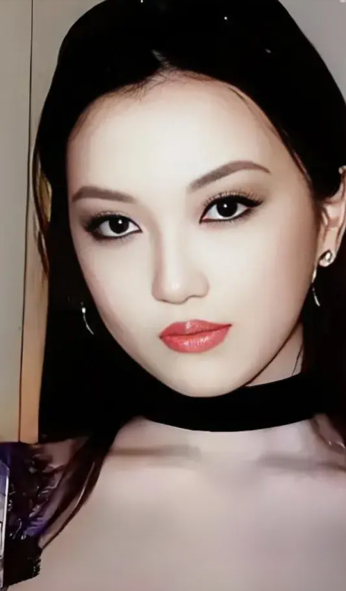 王菲担心的事还是发生了，李亚鹏再曝丑闻！

难怪频频向李嫣献殷勤令狐冲变“老赖”