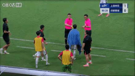 知道本赛季成都蓉城为什么成功吗？通过这件小事就知道俱乐部管理有多细。
成都蓉城客