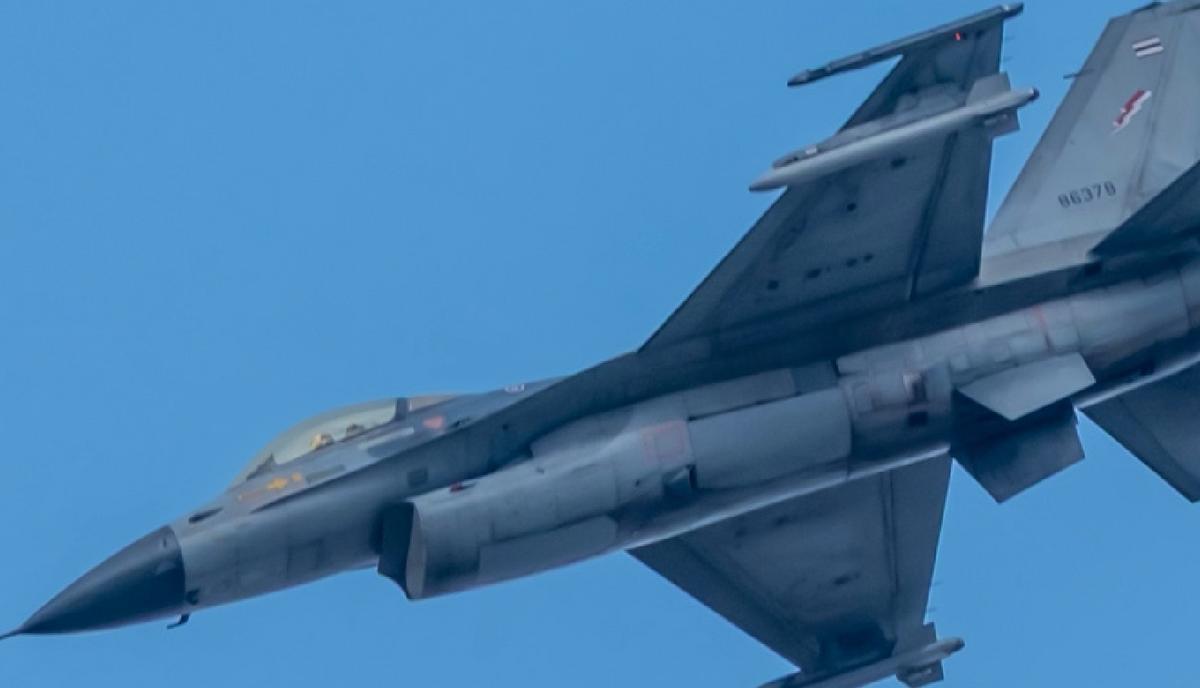 【传美国点头，F-16精准轰炸柬埔寨，炸弹上写着“洪森，你好”】
在这场柬泰冲突