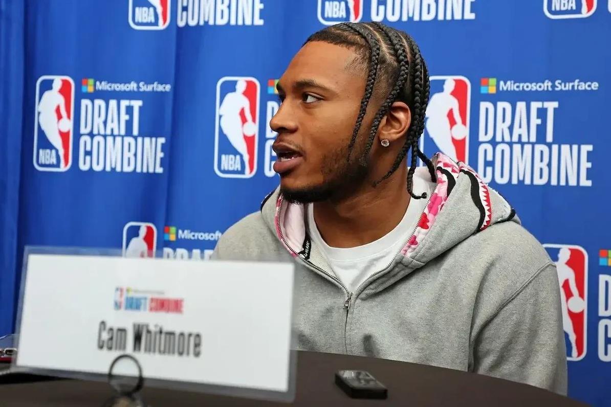 NBA情报局7月7日讯 火箭队的新星卡姆·惠特摩尔近期讲述了自己的成长历程，颇为