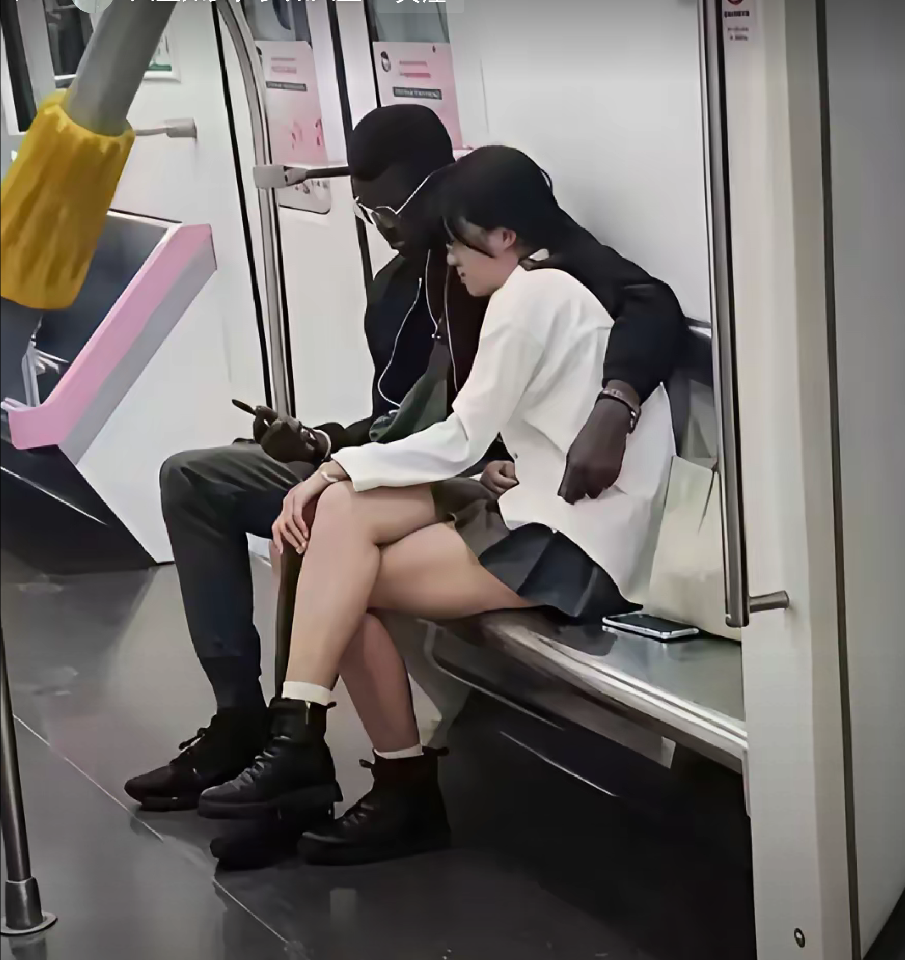 不知道为什么长得也不错啊，为什么看上了黑人？