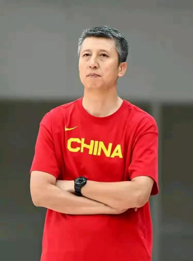 [中国男篮最新消息]随着男篮亚洲杯的临近，中国男篮集训队正在欧洲进行拉练和备战。