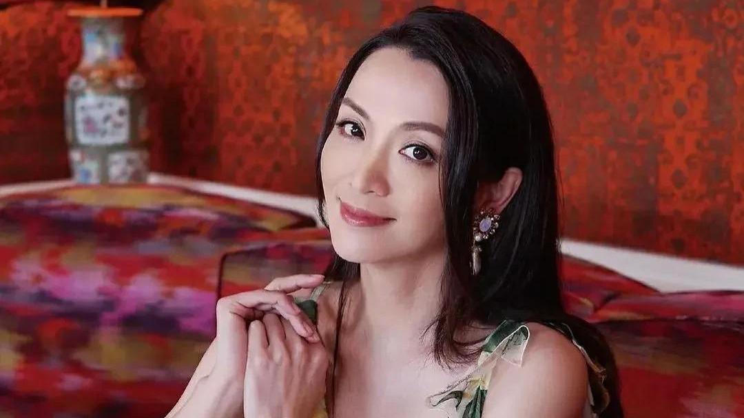 陈炜: “冻龄女神”越来越有美人的风韵了，她不会老的吗？