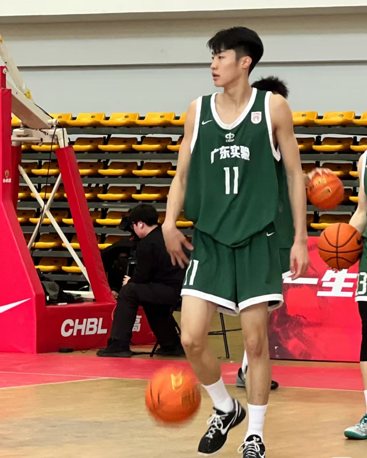 耐高：广东两支球队杀进四强，广东省实验中学和东莞光明中学