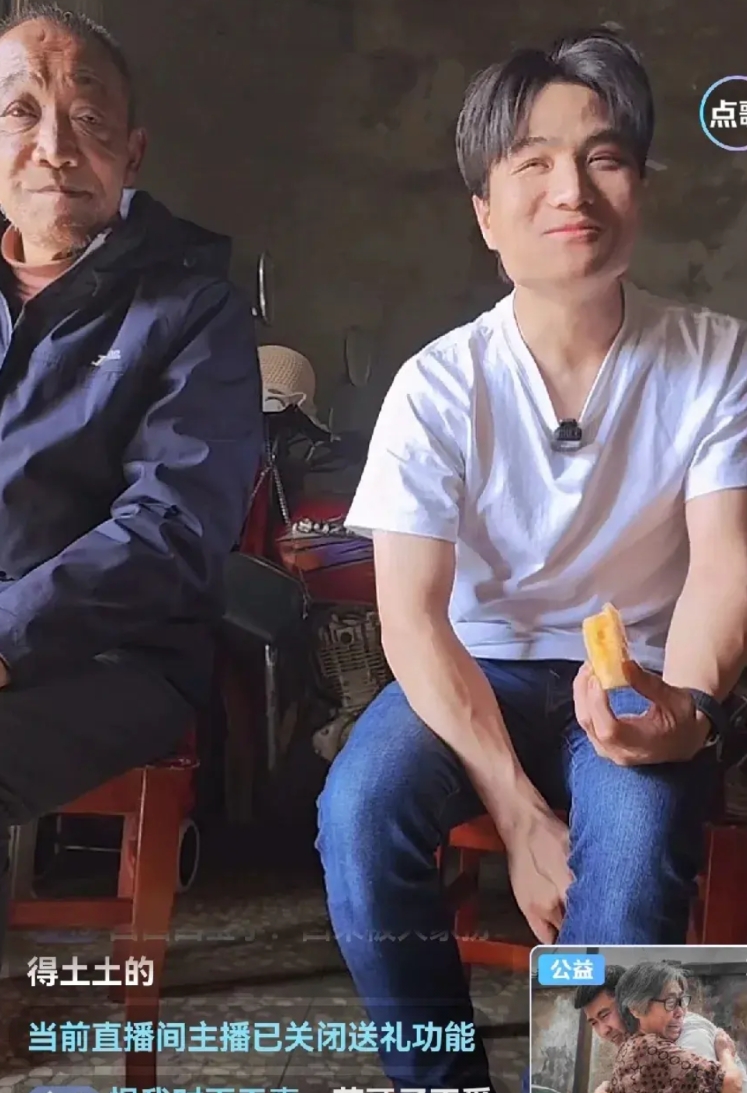 苏伢子已经平安回到家乡，宝贝回家的志愿老师者也一路护送他到家。

这次经由小米奇