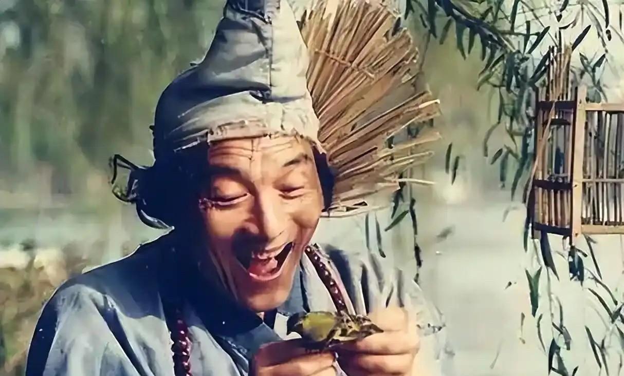 阅人无数，深深知晓，仅凭一己之力，无法改变他人，更改变不了社会。
唯有改变自己，