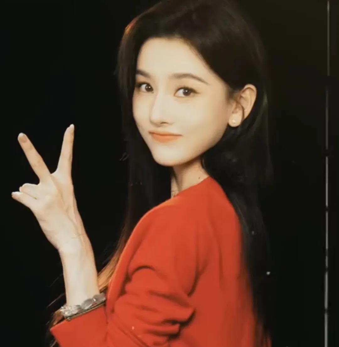 宋祖儿真的一个剧接着一个剧播，我一个剧接着一个剧追，无忧度嗑得还没缓过来又嗑折腰
