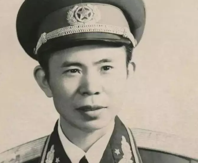 抗战中，八路军刘转连团长带队突围，刚出村口，顿时惊得目瞪口呆，山上一大队日军正集