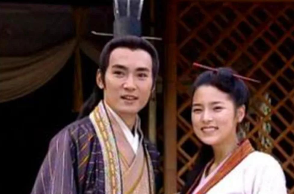 司马相如飞黄腾达之后，想娶一个年轻貌美的女子为妾，便给妻子卓文君写了封13个字的