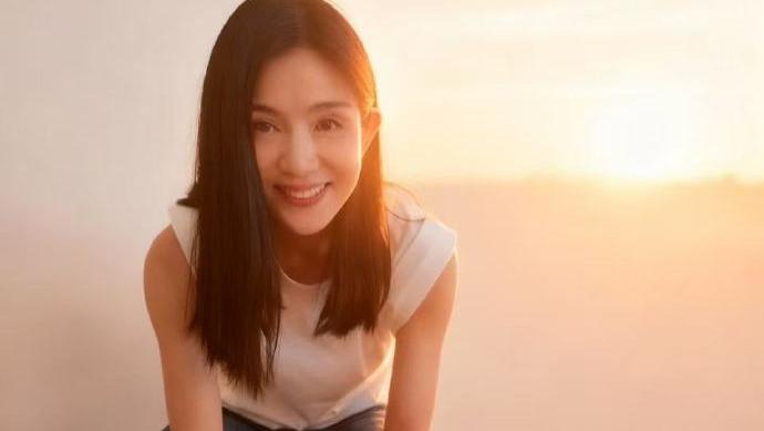 杨采妮自学陶瓷工艺，分享制作陶瓷全过程，晒出成品后让人佩服！