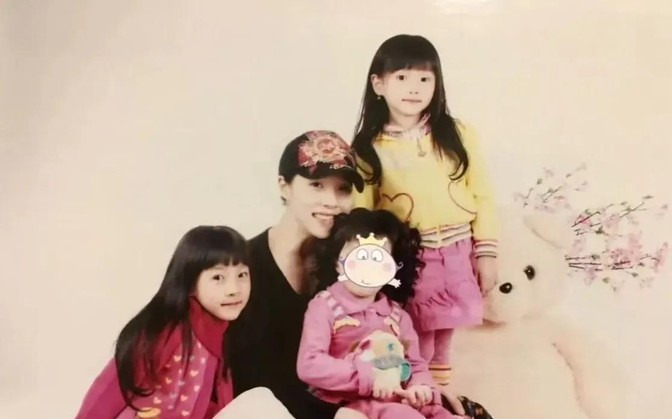 金赛纶一家颜值高生活乱











我的天哪！这是什么人间悲剧？一家子