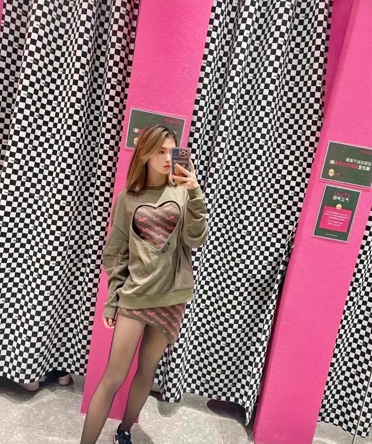 这是著名冠军运动员吴艳妮吗？