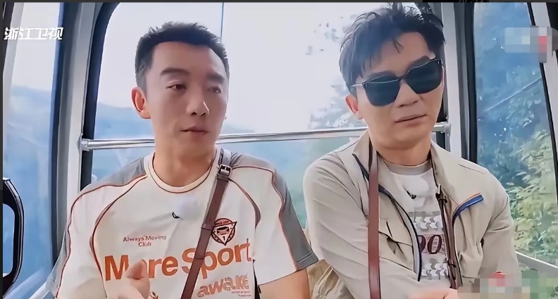 差点笑死我了！


《跑男》把两个靓仔熬成了油腻中年大叔，肉眼可见，郑恺和李晨真