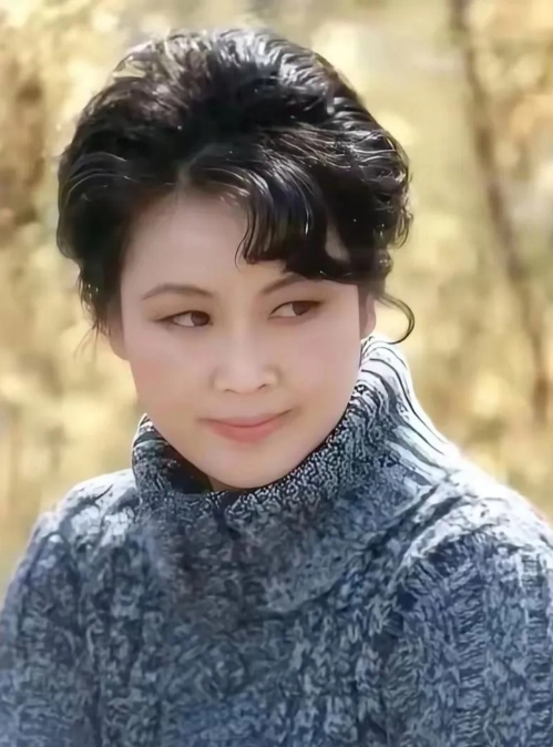 李谷一无愧于新民歌开创者称号

著名歌唱家蒋大为曾这样评价李谷一：我称呼李谷一老