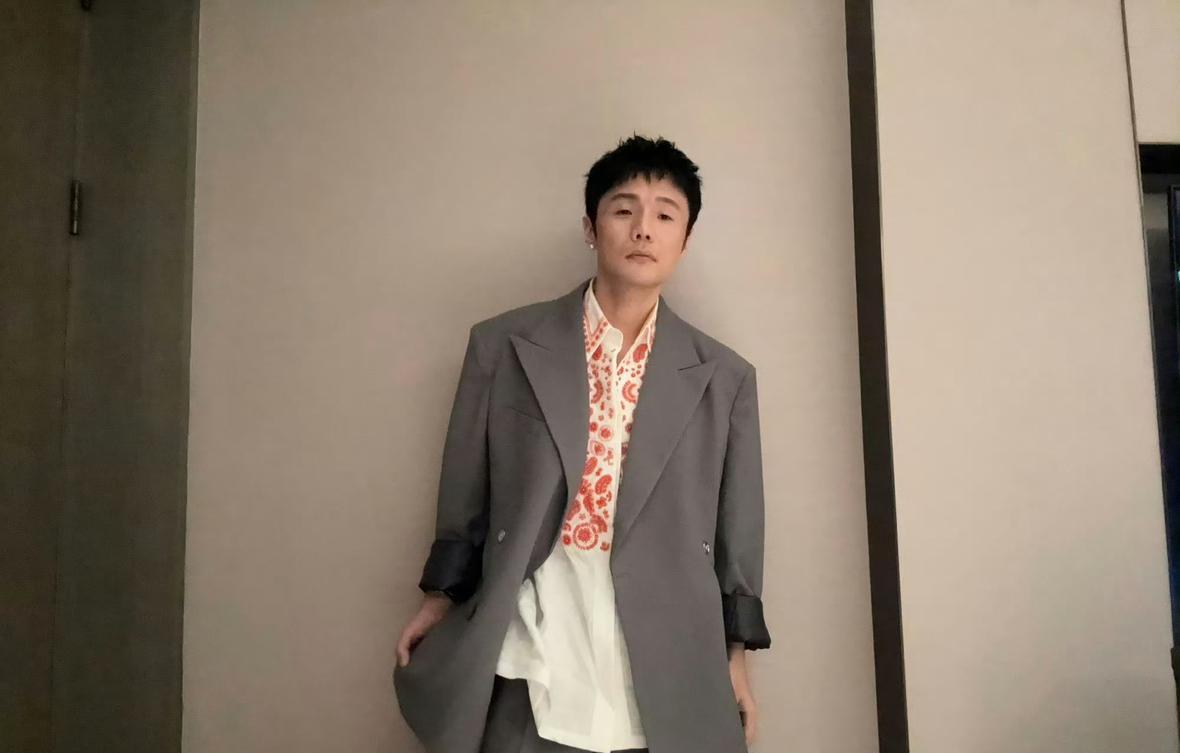 李荣浩真的太有心了，连续10年发文祝福高考，而且祝福内容十年不变：
“明天都给我