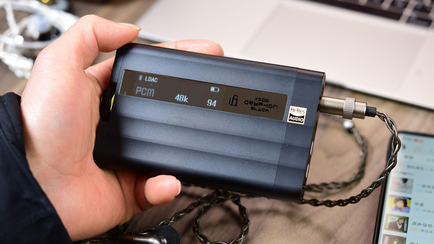 轻松驾驭拜雅250Ω大耳！iFi便携解码耳放黑菠萝上手